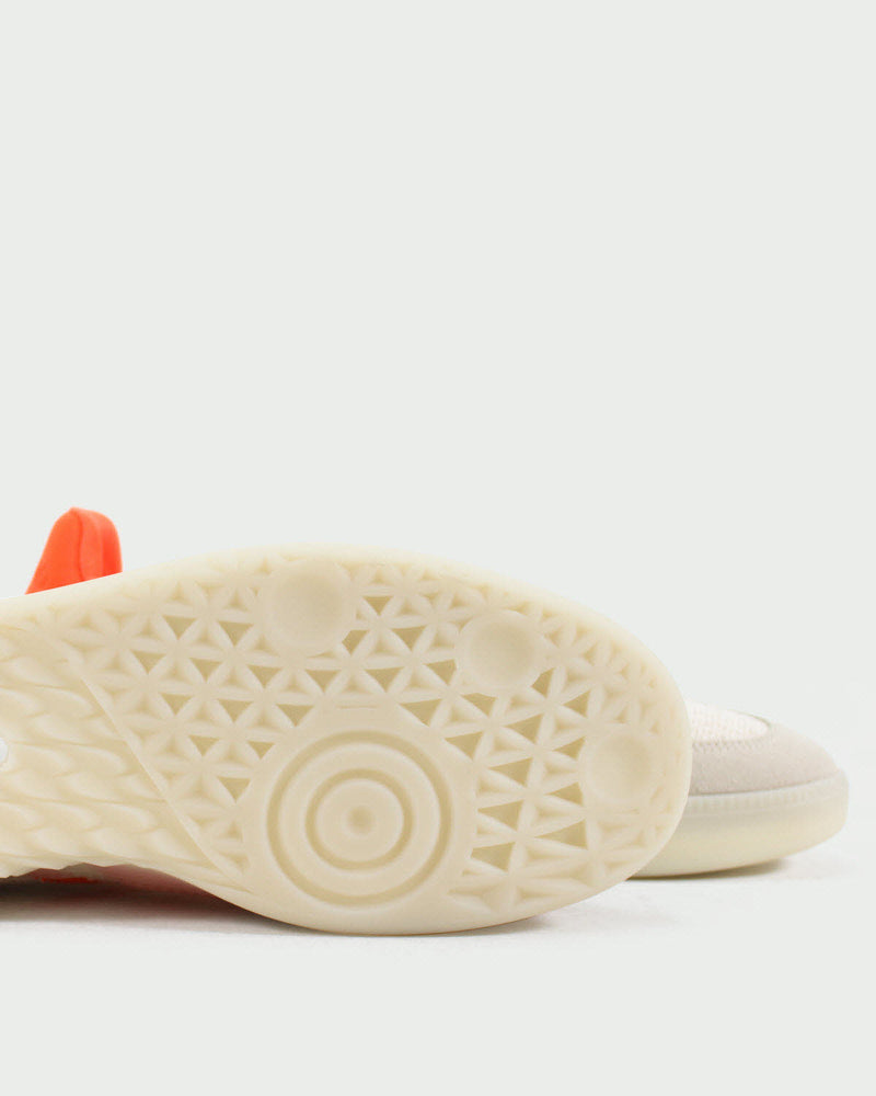 Back 70 Sneaker